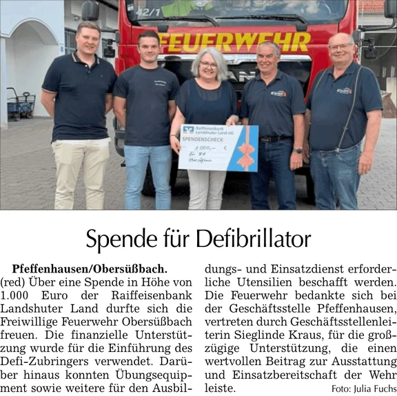 Feuerwehr mit Defibrillator