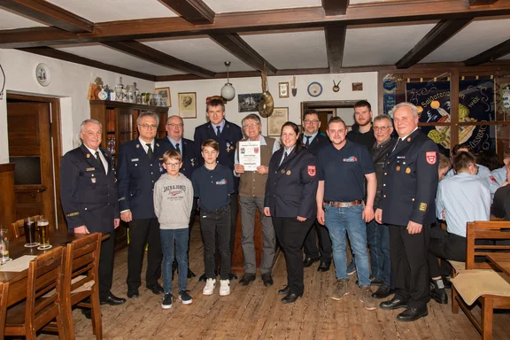 Gruppe von Personen im Gasthaus Schranner