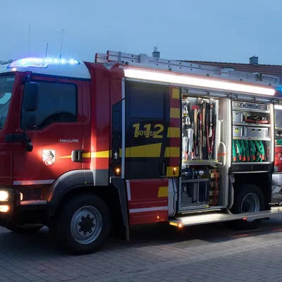 hlf_10_bei_nacht_links.jpg