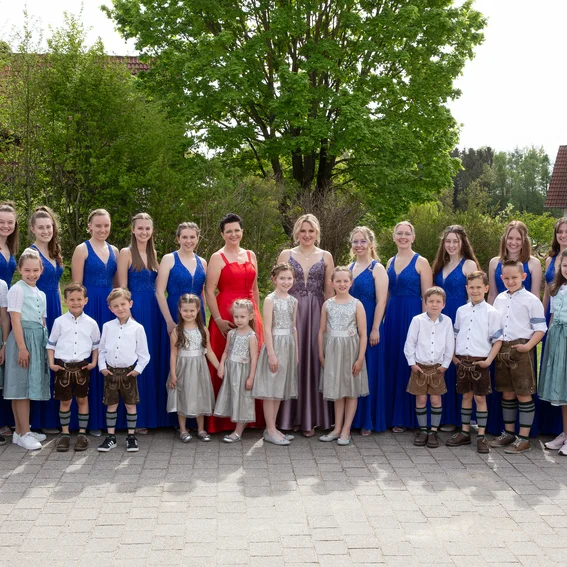 Festdamen FFWO mit Kinder_0124.jpg